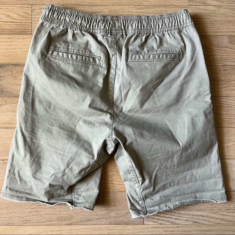 Shorts - Picture 4 of 4